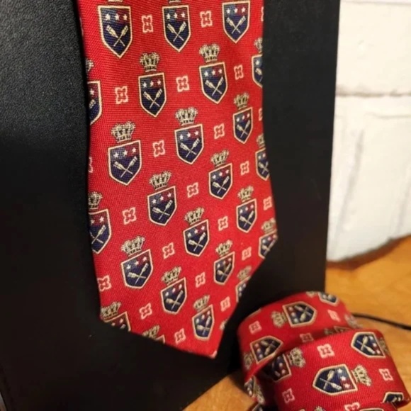 Tommy Hilfiger Crown Crest Pattern Silk Tie - Picture 2 of 7